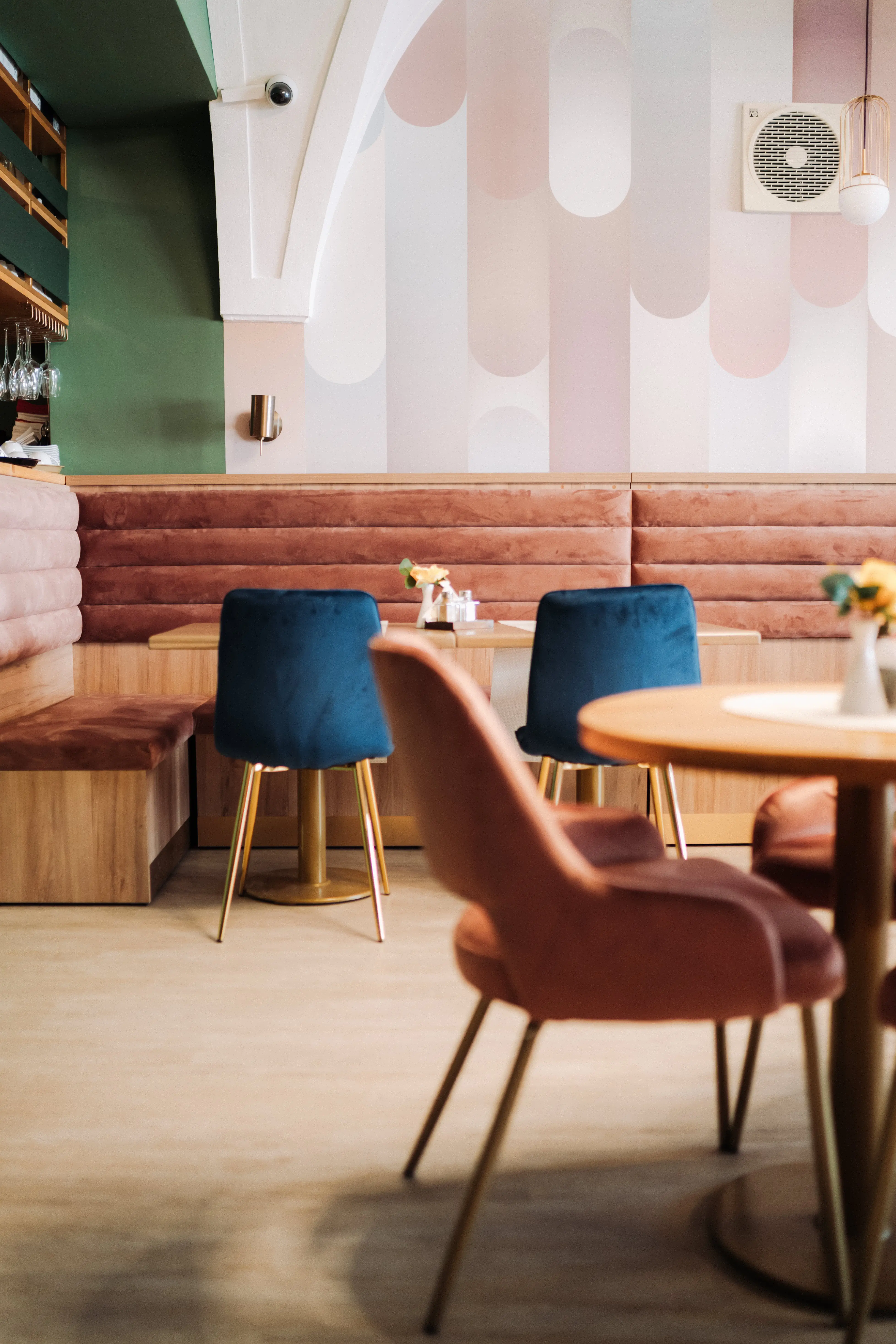 Restaurant Intim seating