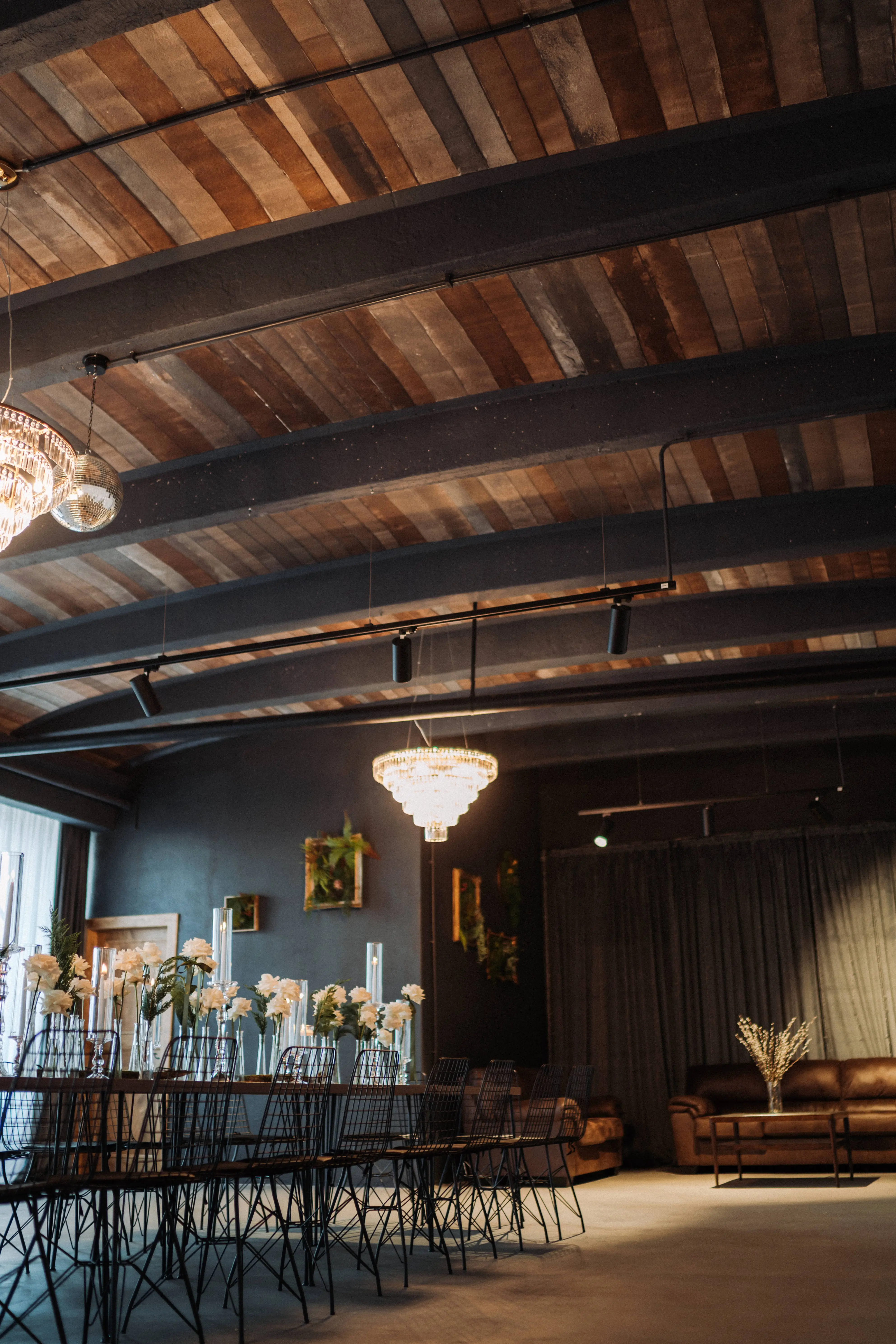 Pasaj Hall lighting