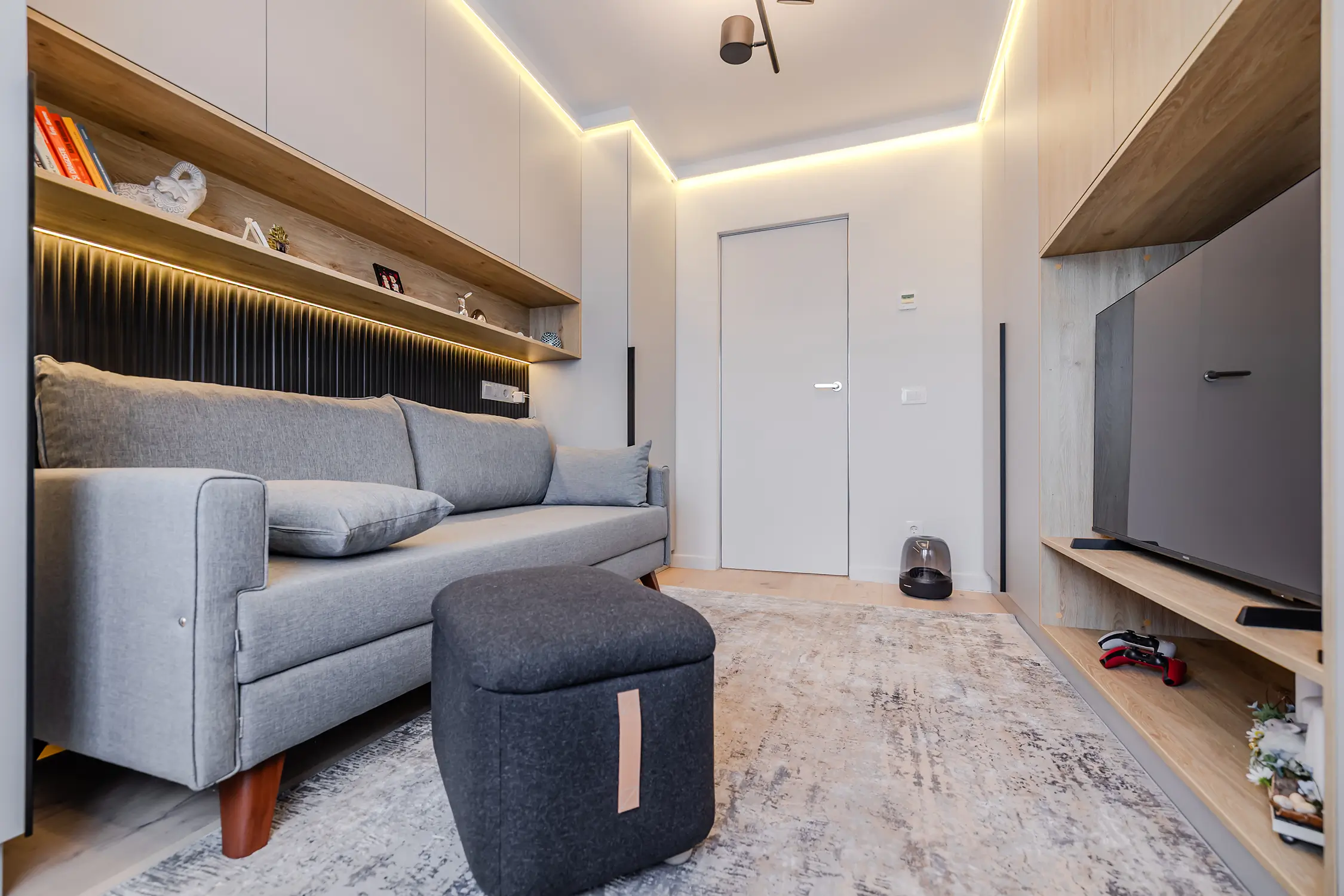Pompi living room