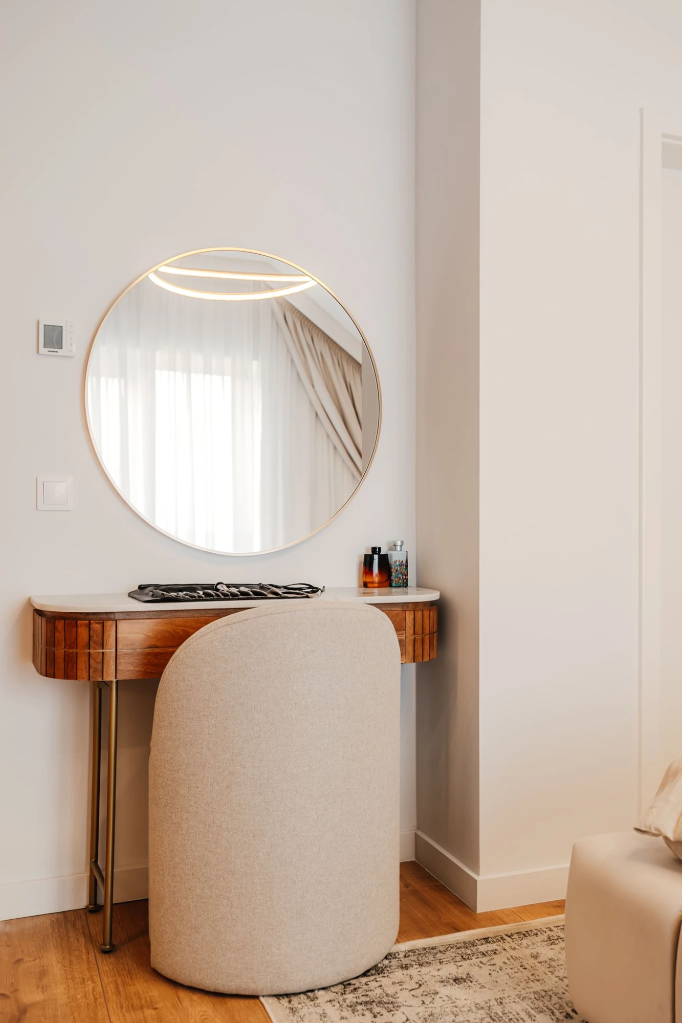 Design Interior Cald și Contemporan - Amenajare Casă Nouă, București - Imagine 11