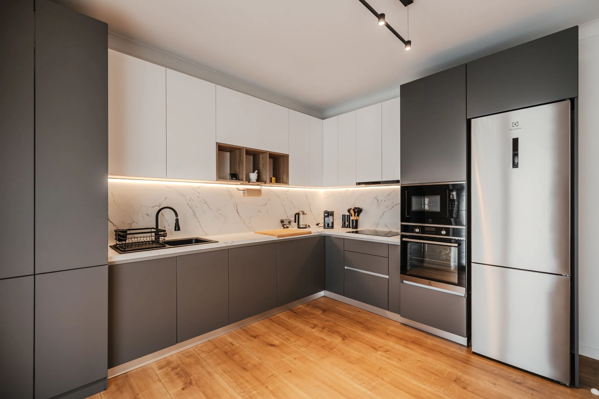 Design Interior Cald și Contemporan - Amenajare Casă Nouă, București - Imagine 7